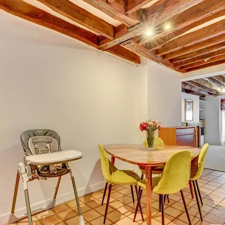 Notre-dame Familial Apartment